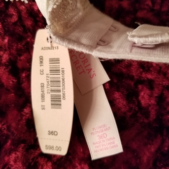 Limited ed. Victoria Secret rhinestone padded bra - Picture 7 of 8